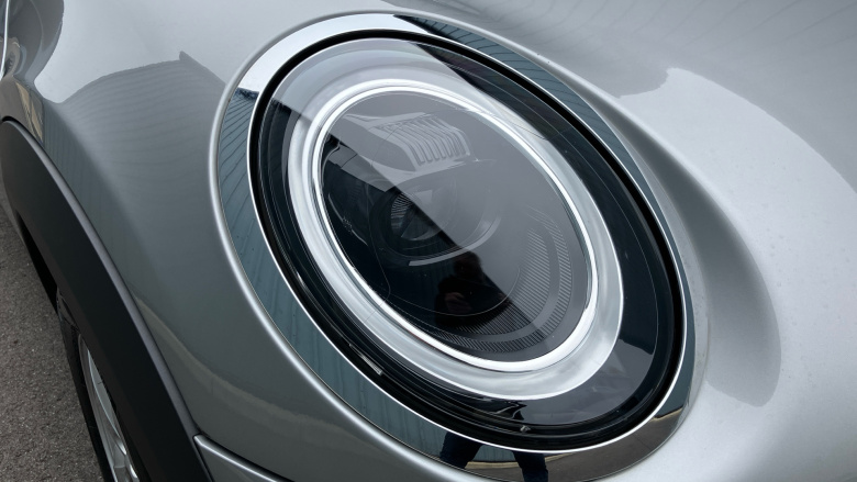 MINI Hatchback 1.5 Cooper Classic Premium 3dr Auto Petrol Hatchback